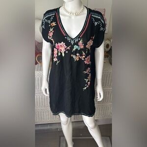 Johnny Was Tunic Floral Embroidered short sleeves multi colors Size L NWT